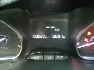 Veicolo di demolizione peugeot 208 active dell'anno 2016 alimentato hm01