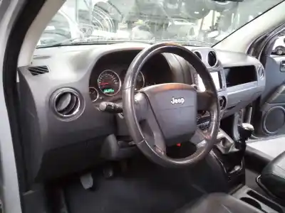 Veículo de Sucata chrysler jeep compass limited do ano 2009 alimentado bwd