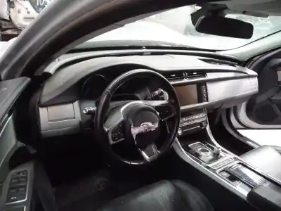 Veículo de Sucata jaguar xf pure do ano 2017 alimentado pt204