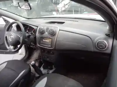 Veículo de Sucata dacia sandero stepway do ano 2015 alimentado h4b400