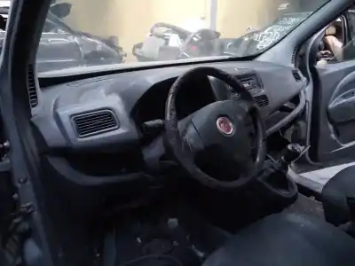 Veicolo di demolizione fiat doblo emotion dell'anno 2011 alimentato 198a3000