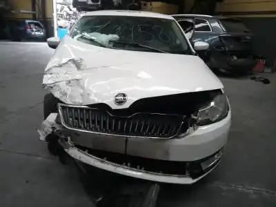 Veículo de Sucata skoda rapid active do ano 2016 alimentado cxma