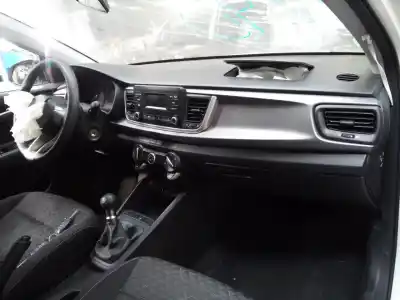 Veicolo di demolizione kia rio (yb) concept dell'anno 2017 alimentato g4la