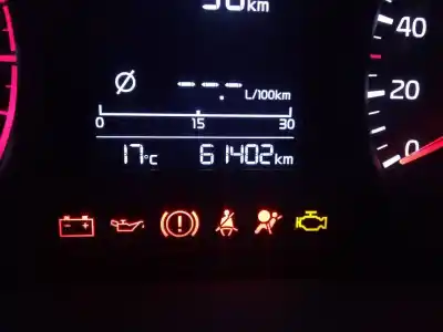 Veicolo di demolizione kia rio (yb) concept dell'anno 2017 alimentato g4la