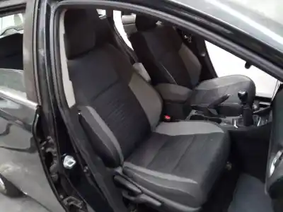 Scrapping Vehicle toyota auris active of the year 2016 powered 8nrfts