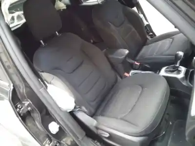 Veículo de Sucata jeep renegade limited 4wd do ano 2016 alimentado ebt