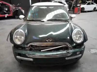 Véhicule à la ferraille mini                                               mini (r50,r53)                                                                                                                                                                                                                                             cooper                                                                                                                                                                                                                                                     de l'année 2003 alimenté w10b16a