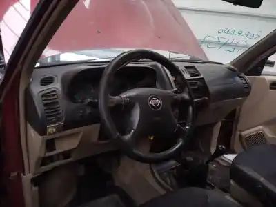 Veicolo di demolizione nissan terrano/terrano.ii (r20) se dell'anno 2002 alimentato td27ti