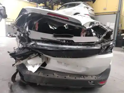 Veicolo di demolizione peugeot 5008 active dell'anno 2023 alimentato yh01