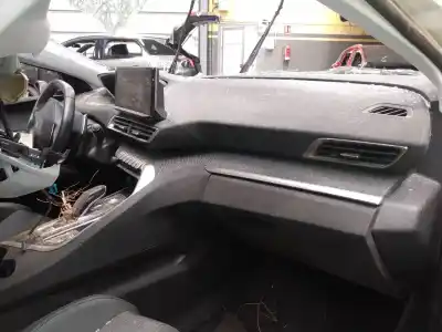 Veicolo di demolizione peugeot 5008 active dell'anno 2023 alimentato yh01