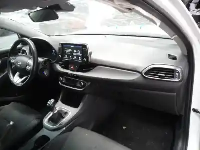 Veicolo di demolizione hyundai i30 fastback tecno dell'anno 2018 alimentato g3lc