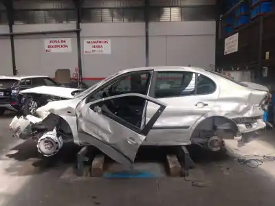 Véhicule à la ferraille SEAT TOLEDO (1M2) Executive de l'année 2002 alimenté BCB