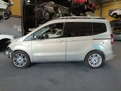 Sloopvoertuig FORD TOURNEO COURIER (C4A) Titanium van het jaar 2017 aangedreven SFCD