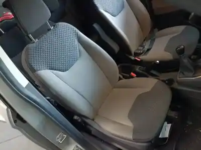 Veicolo di demolizione ford tourneo courier (c4a) titanium dell'anno 2017 alimentato sfcd