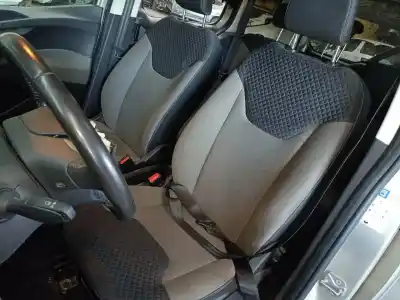 Veicolo di demolizione ford tourneo courier (c4a) titanium dell'anno 2017 alimentato sfcd