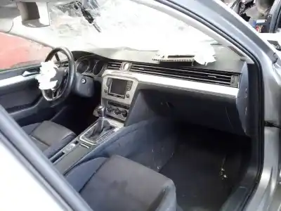 Veículo de Sucata volkswagen passat variant (3g5) advance bmt do ano 2015 alimentado crlb