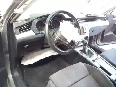 Veículo de Sucata volkswagen passat variant (3g5) advance bmt do ano 2015 alimentado crlb