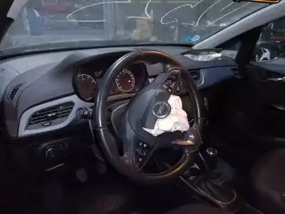 Veicolo di demolizione opel corsa e selective dell'anno 2018 alimentato b14xel