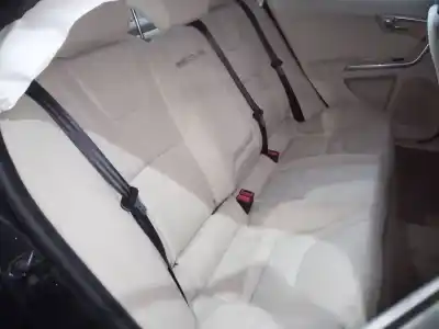 Veículo de Sucata volvo s60 lim. kinetic do ano 2010 alimentado d5204t2