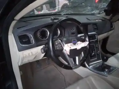 Veículo de Sucata volvo s60 lim. kinetic do ano 2010 alimentado d5204t2