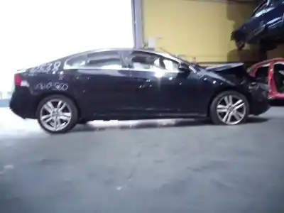 Veículo de Sucata volvo s60 lim. kinetic do ano 2010 alimentado d5204t2