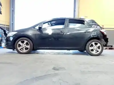 Veicolo di demolizione toyota auris active dell'anno 2010 alimentato 1ndtv