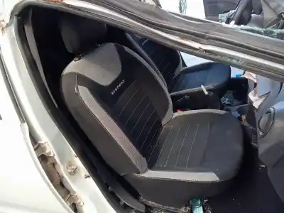 Veículo de Sucata dacia sandero stepway do ano 2019 alimentado h4b410