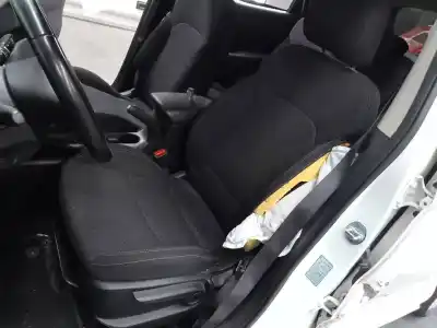 Veículo de Sucata kia carens ( ) concep do ano 2018 alimentado g4fd