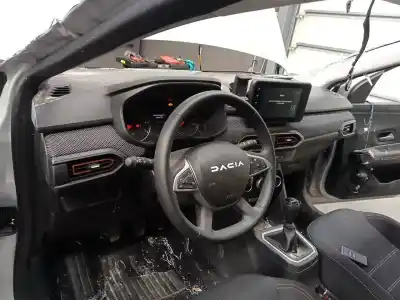 Veículo de Sucata dacia sandero iii 1.0 tce 110 do ano 2023 alimentado h5d490