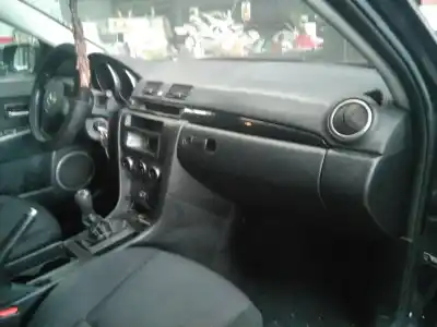 Vehicul casat mazda 3 berlina (bk) * al anului 2007 alimentat 