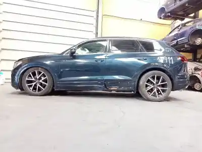 Veículo de Sucata volkswagen touareg r-line 4 motion do ano 2023 alimentado dpyc