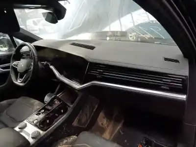 Veículo de Sucata volkswagen touareg r-line 4 motion do ano 2023 alimentado dpyc