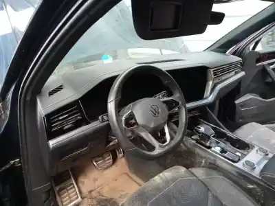 Veículo de Sucata volkswagen touareg r-line 4 motion do ano 2023 alimentado dpyc