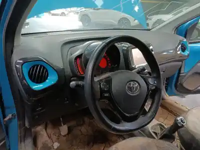 Veículo de Sucata toyota aygo (_b4_) 1.0 (kgb40) do ano 2015 alimentado 1kr-fe