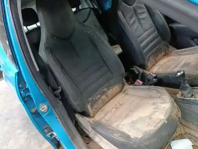 Veículo de Sucata toyota aygo (_b4_) 1.0 (kgb40) do ano 2015 alimentado 1kr-fe