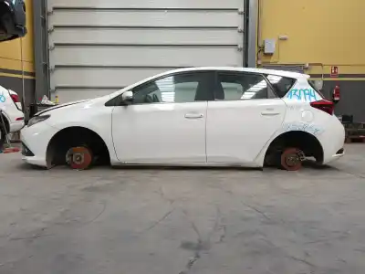 Veículo de Sucata toyota auris (_e18_) 1.6 d4-d (wwe185_) do ano 2016 alimentado 1ww