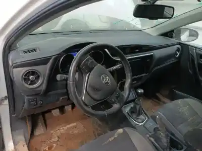 Veículo de Sucata toyota auris (_e18_) 1.6 d4-d (wwe185_) do ano 2016 alimentado 1ww