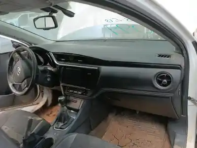 Veículo de Sucata toyota auris (_e18_) 1.6 d4-d (wwe185_) do ano 2016 alimentado 1ww