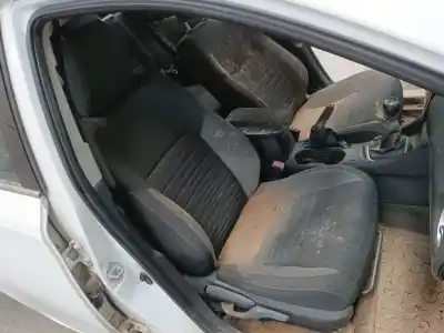 Veículo de Sucata toyota auris (_e18_) 1.6 d4-d (wwe185_) do ano 2016 alimentado 1ww