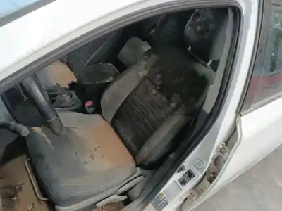 Veículo de Sucata toyota auris (_e18_) 1.6 d4-d (wwe185_) do ano 2016 alimentado 1ww