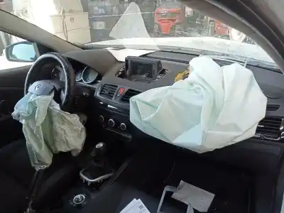 Здавання транспортного засобу renault                                            megane iii fastback (bz0/1_, b3_)                                                                                                                                                                                                                          1.6 dci (bz00, bz12, bz13)                                                                                                                                                                                                                                 року 2011 потужний r9m 402,r9m 404,r9m 414