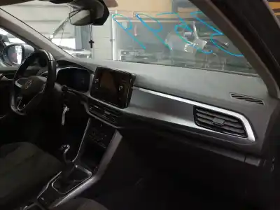 Veicolo di demolizione volkswagen t-roc (a11, d11) 2.0 tdi scr dell'anno 2022 alimentato dtrd