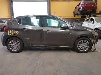 Verschrottungsfahrzeug PEUGEOT 208 I (CA_, CC_)  des Jahres 2018 angetrieben HNP (EB2ADT),HNV (EB2DTM),HNZ (EB2DT)