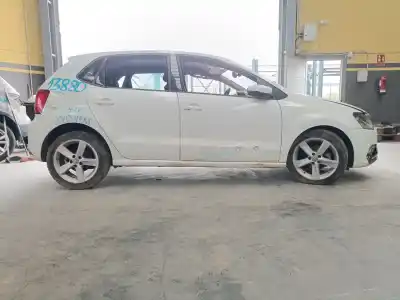 Verschrottungsfahrzeug VOLKSWAGEN POLO V (6R1, 6C1)  des Jahres 2015 angetrieben CJZC