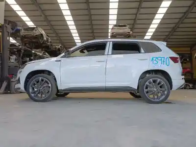 Vehículo de desguace SKODA KAROQ (NU7, ND7)  del año 2024 con motor DXRB