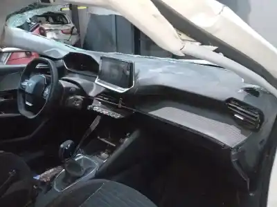 Veicolo di demolizione peugeot 208 ii (ub_, up_, uw_, uj_) 1.2 puretech 75 dell'anno 2022 alimentato hmh