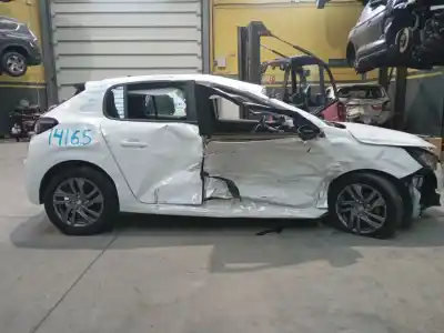 Veicolo di demolizione peugeot 208 ii (ub_, up_, uw_, uj_) 1.2 puretech 75 dell'anno 2022 alimentato hmh