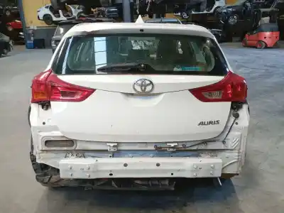 Sloopvoertuig toyota auris (_e18_) 1.4 d-4d (nde180_) van het jaar 2012 aangedreven 1ndtv