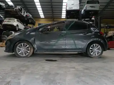 Verschrottungsfahrzeug PEUGEOT 208 I (CA_, CC_)  des Jahres 2017 angetrieben BHW