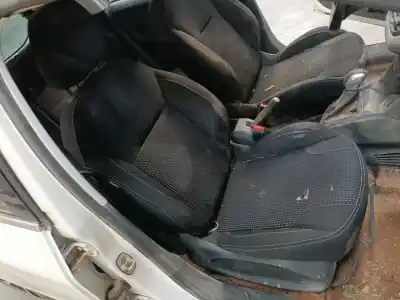 Verschrottungsfahrzeug peugeot 208 i (ca_, cc_) 1.2 vti 82 des jahres 2016 angetrieben hmr